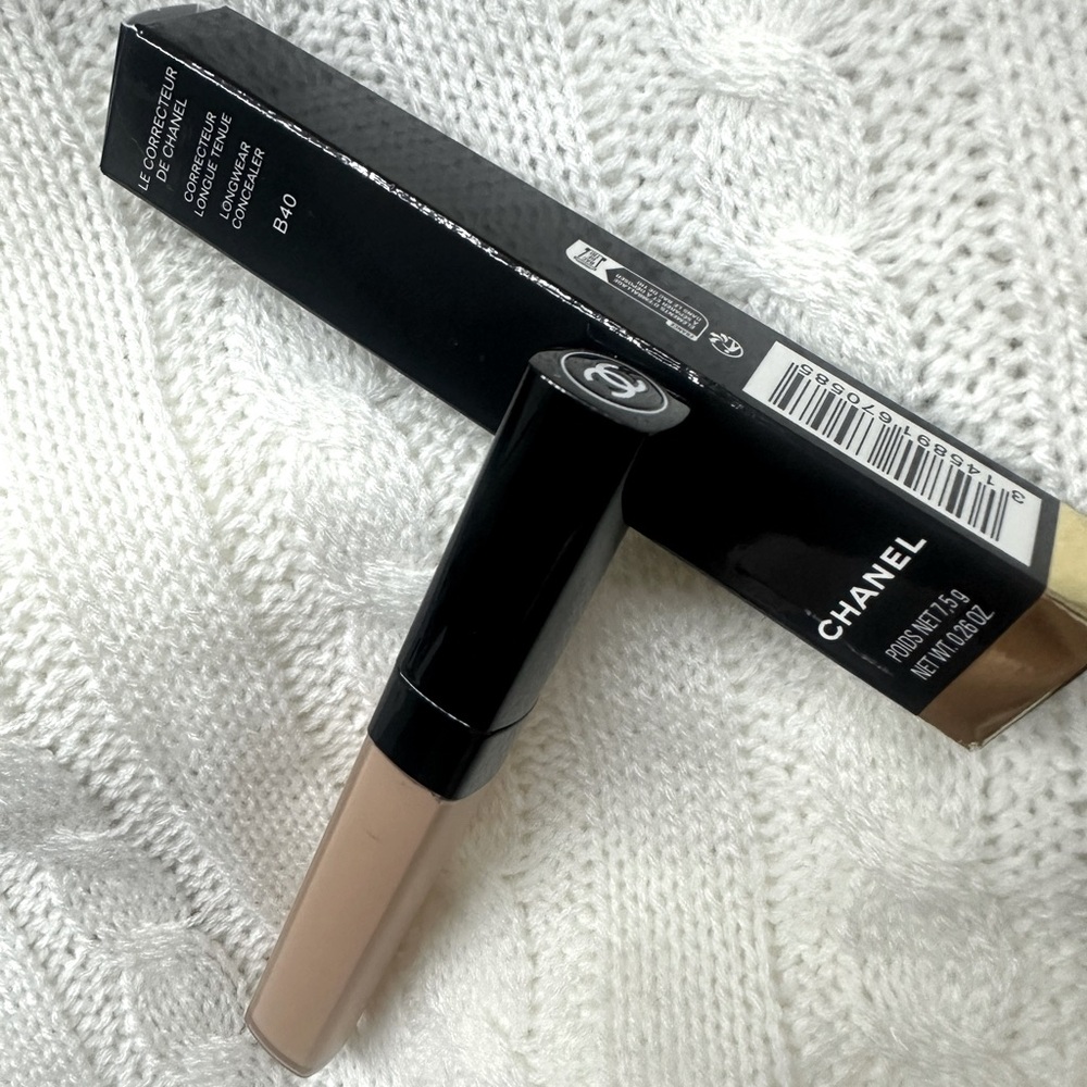 CHANEL CONCEALER NEW WITH BOX
